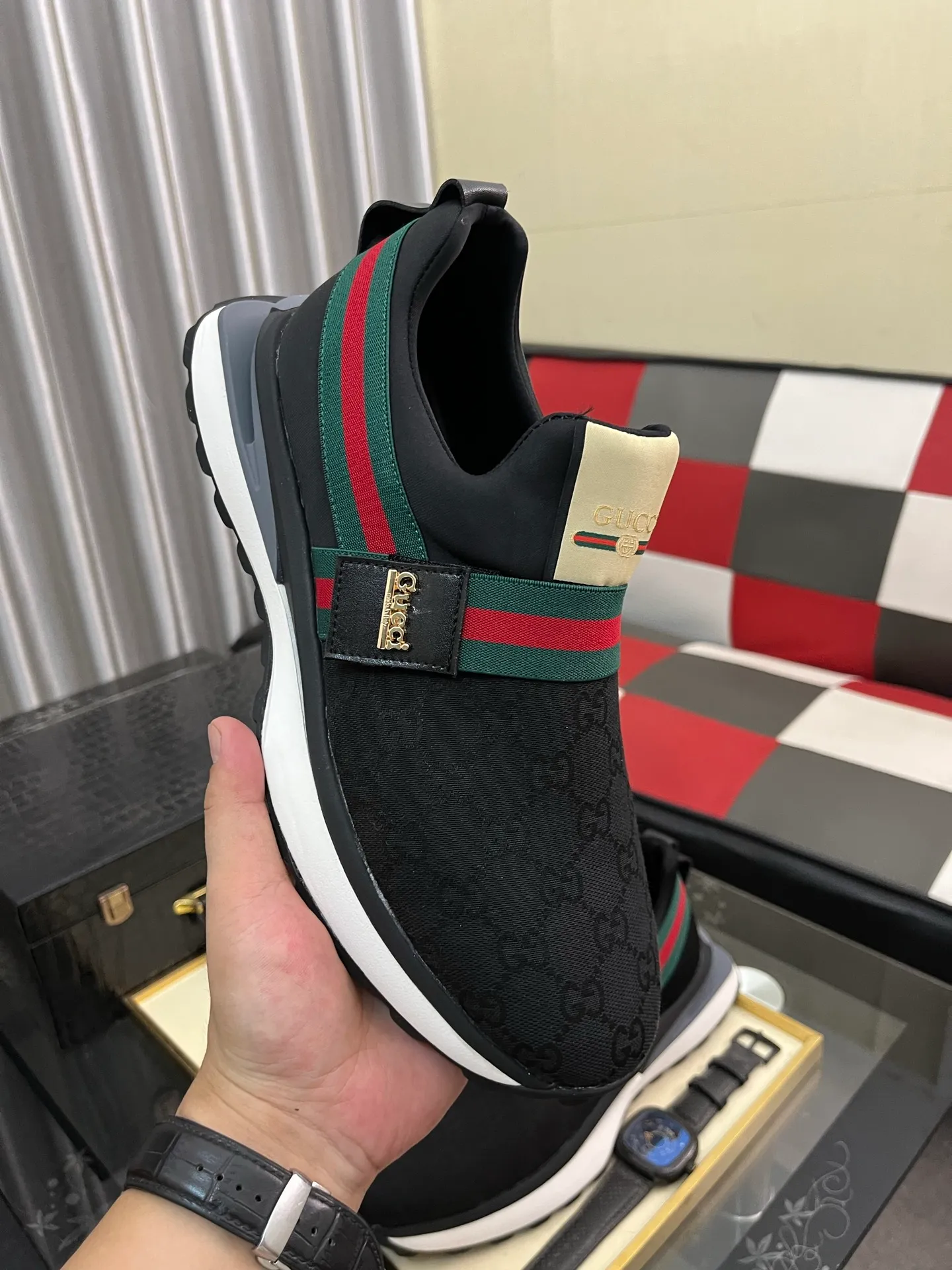 Men's shoes 💰458⌚️⌚️Gucci •Gucci original quality.~ Unique modern style sneakers. 🏃A must-have casual shoe for trendy men😍😍 Original brand imported from Italy, imported original leather, sheep lining (refuses to discolor and grind feet) Sole: Original sole provided by the original factory, French lazy style design ⚠️Fit to the feet, original quality attached, super comfortable original sole, code number: 38-443️⃣colors available